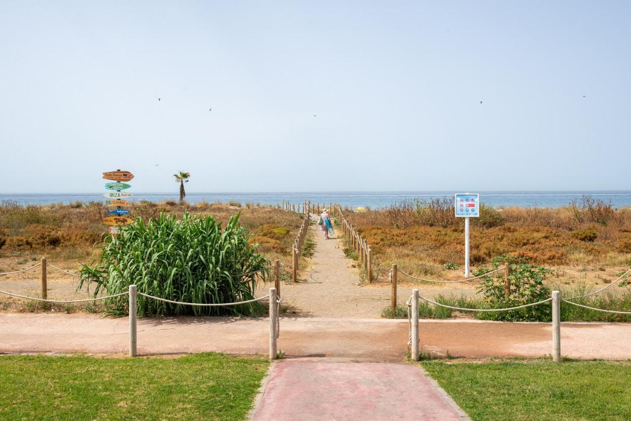 Seafront Duna Beach Luxury Apartment Торокс Екстериор снимка