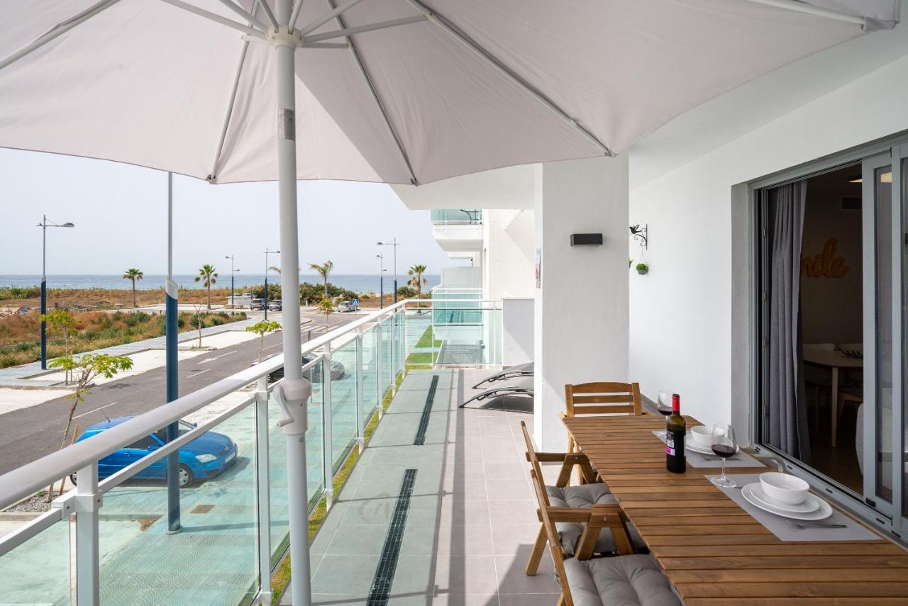 Seafront Duna Beach Luxury Apartment Торокс Екстериор снимка