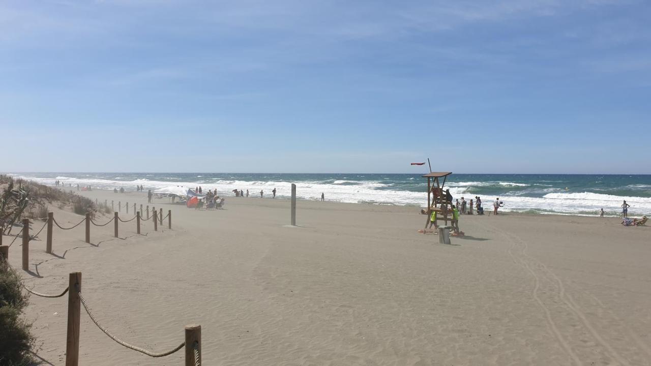 Seafront Duna Beach Luxury Apartment Торокс Екстериор снимка